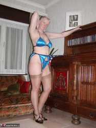 Curvy Claire Curvy Claire